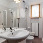 Enchanting Flat With Patio In Abbadia A Isola