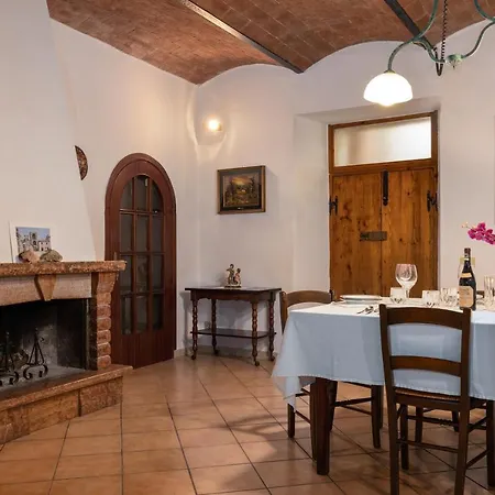 Enchanting Flat With Patio In Abbadia A Isola Apartament Monteriggioni