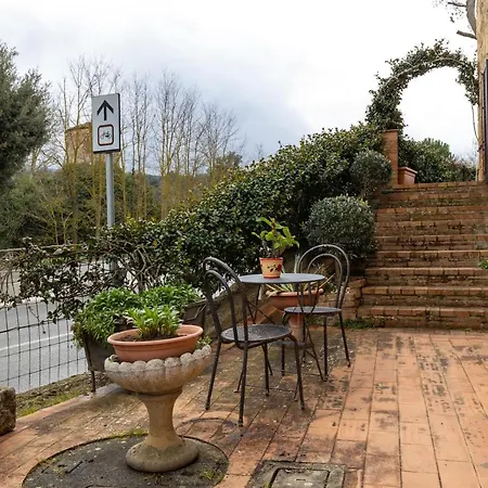 Apartman Enchanting Flat With Patio In Abbadia A Isola