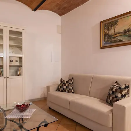 Enchanting Flat With Patio In Abbadia A Isola * Monteriggioni