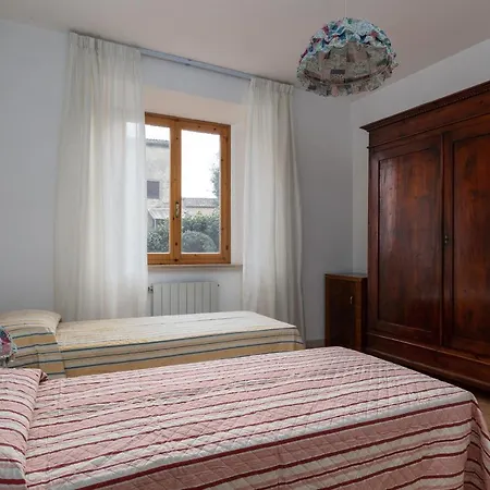 Enchanting Flat With Patio In Abbadia A Isola Lejlighed *