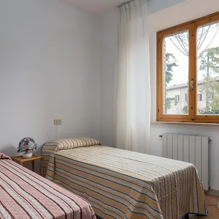 Lejlighed Enchanting Flat With Patio In Abbadia A Isola Monteriggioni
