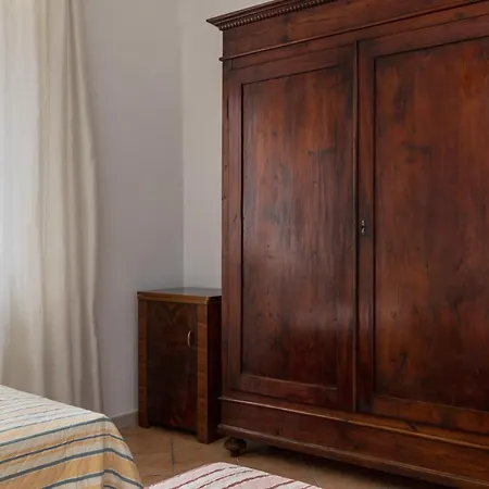 Apartmán Enchanting Flat With Patio In Abbadia A Isola *