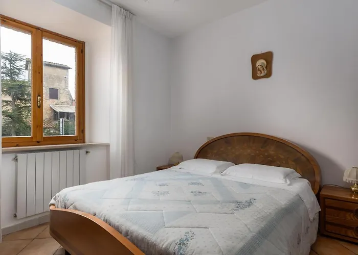 Apartament Enchanting Flat With Patio In Abbadia A Isola *