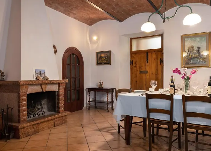 Enchanting Flat With Patio In Abbadia A Isola Apartament Monteriggioni
