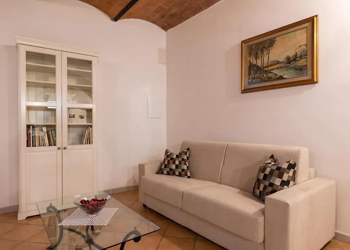 Enchanting Flat With Patio In Abbadia A Isola * Monteriggioni