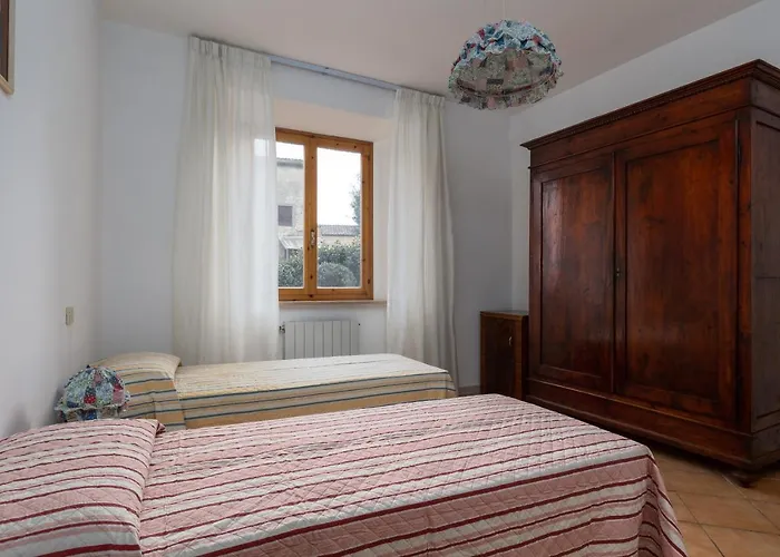 Enchanting Flat With Patio In Abbadia A Isola Apartament *