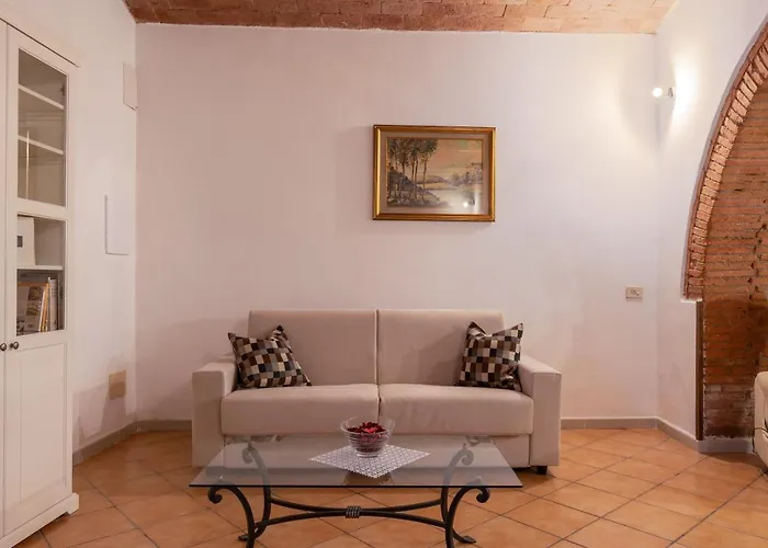 Enchanting Flat With Patio In Abbadia A Isola Apartament *