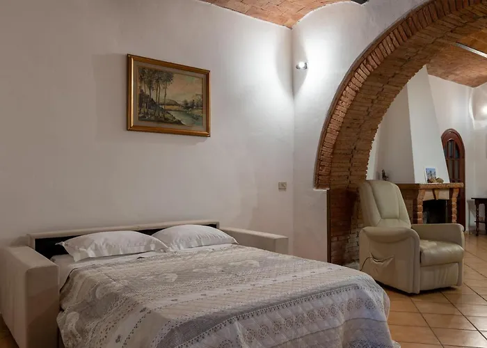 Enchanting Flat With Patio In Abbadia A Isola *
